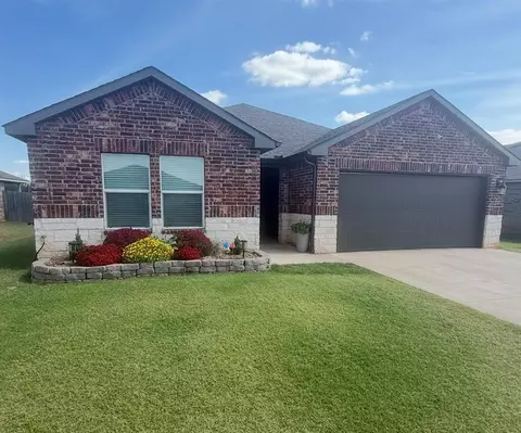 14212 S Babbling Brook Dr, Yukon, OK 73099