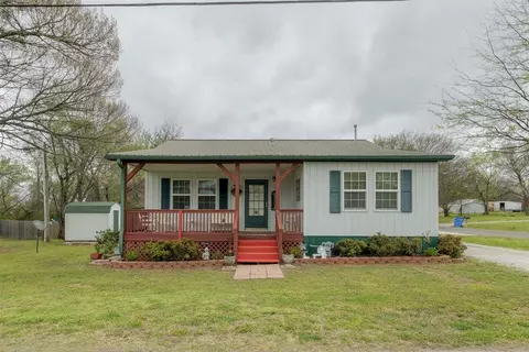 501 NW 7th St, Checotah, OK 74426