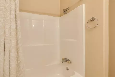 Bath - 501 NW 7th St, Checotah, OK 74426 photo 4 of 6