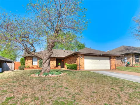 1701 Green Leaf Ln, Edmond, OK 73013