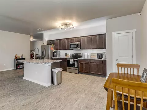 Kitchen - 29261 Spur Cir, Mcloud, OK 74851 photo 3 of 5