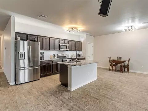 Kitchen - 29261 Spur Cir, Mcloud, OK 74851 photo 2 of 5