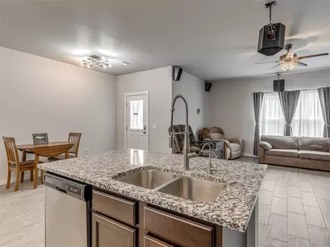 Kitchen - 29261 Spur Cir, Mcloud, OK 74851 photo 5 of 5