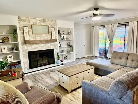 Living - 721 E 4th St, Chandler, OK 74834 photo 1 of 4