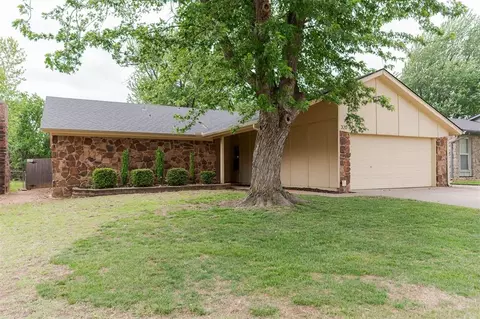 320 Elwood Dr, Edmond, OK 73013
