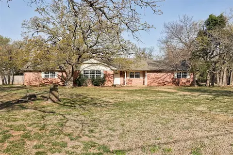 6601 Whispering Oak Dr, Edmond, OK 73034