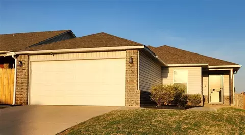 10001 Black Bear Trl, Yukon, OK 73099