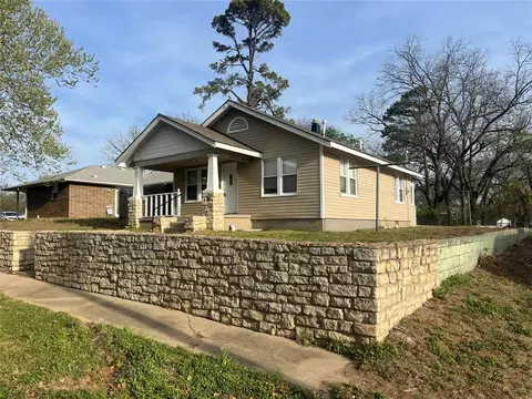 110 E Dewey St, Shawnee, OK 74801