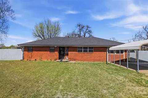 1717 Cherry Ln, Del City, OK 73115