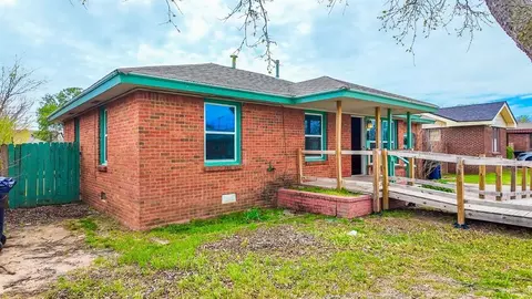 1104 SW 56th St, Oklahoma City, OK 73109