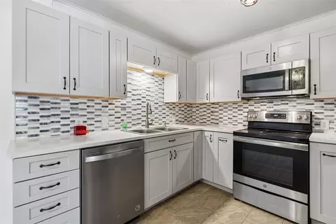 Kitchen - 115 E Haddock St, Norman, OK 73069 photo 2 of 4