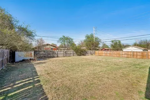 Exterior - 115 E Haddock St, Norman, OK 73069 photo 5 of 9