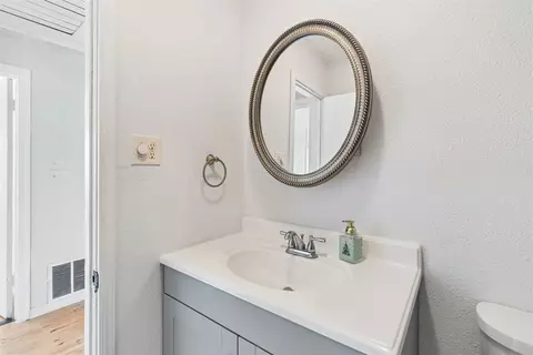 Bath - 115 E Haddock St, Norman, OK 73069 photo 2 of 3