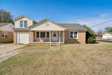 Exterior - 115 E Haddock St, Norman, OK 73069 photo 7 of 9