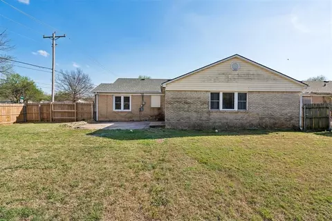 Exterior - 115 E Haddock St, Norman, OK 73069 photo 4 of 9