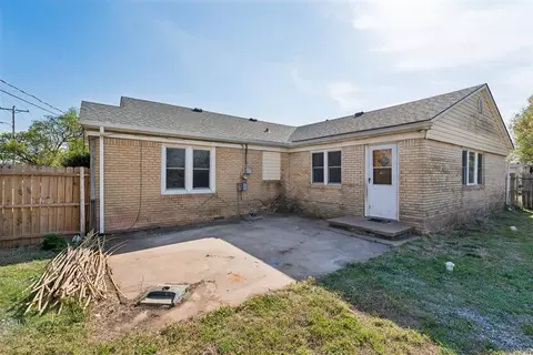 Exterior - 115 E Haddock St, Norman, OK 73069 photo 3 of 9