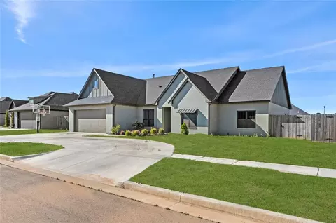 2707 Cloud Nine Cir, Weatherford, OK 73096