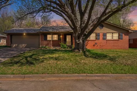 2617 Chaucer Dr, Oklahoma City, OK 73120