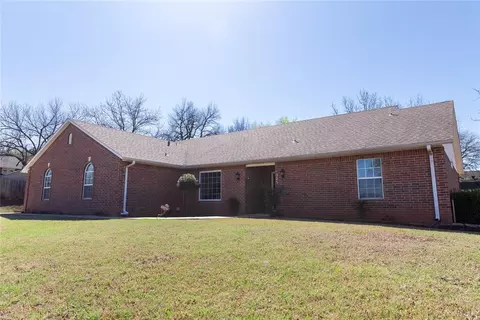 223 W 4th St, Chandler, OK 74834