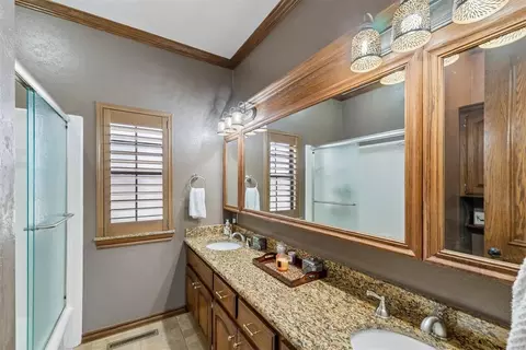 Bath - 4412 Brookfield Dr, Norman, OK 73072 photo 1 of 6
