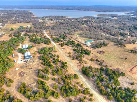 14 Emberlyn Ln, Eufaula, OK 74432
