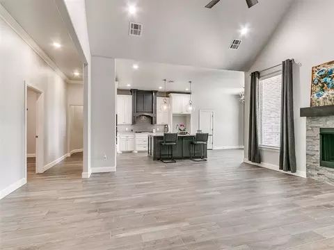 Living - 1124 Colonial Ave, Tuttle, OK 73089 photo 3 of 3