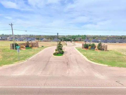 View/Area - 1124 Colonial Ave, Tuttle, OK 73089 photo 3 of 6