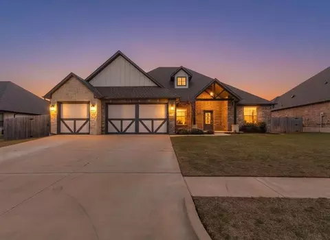 1124 Colonial Ave, Tuttle, OK 73089