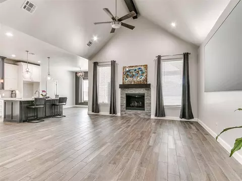 1124 Colonial Ave, Tuttle, OK 73089