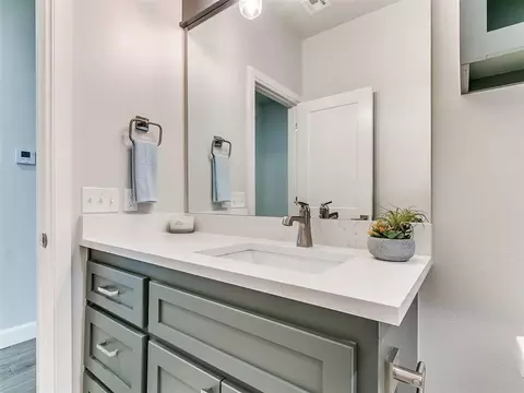 Bath - 1124 Colonial Ave, Tuttle, OK 73089 photo 7 of 9