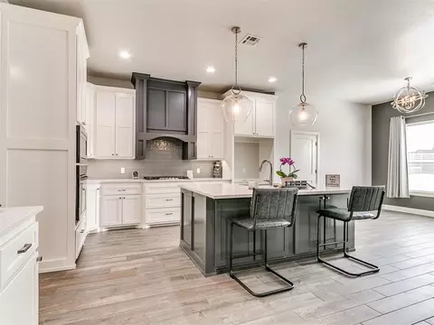 Kitchen - 1124 Colonial Ave, Tuttle, OK 73089 photo 1 of 4