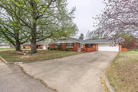 1824 N Minnesota Ave, Shawnee, OK 74804