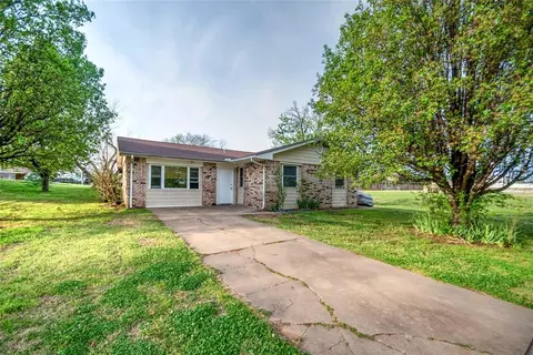 622 W 10th St, Stroud, OK 74079