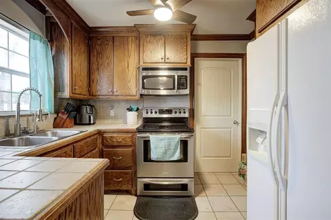 Kitchen - 405 W Main St, Jones, OK 73049 photo 2 of 4