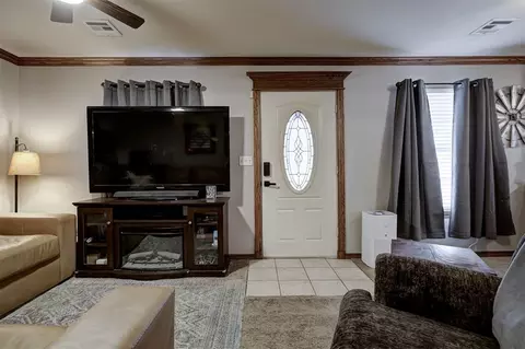 Entry Way - 405 W Main St, Jones, OK 73049 photo 2 of 3
