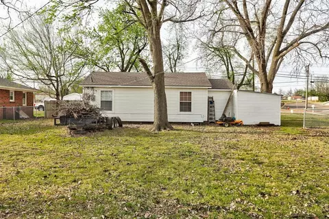 Exterior - 405 W Main St, Jones, OK 73049 photo 4 of 5