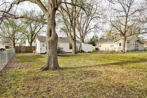 Exterior - 405 W Main St, Jones, OK 73049 photo 5 of 5