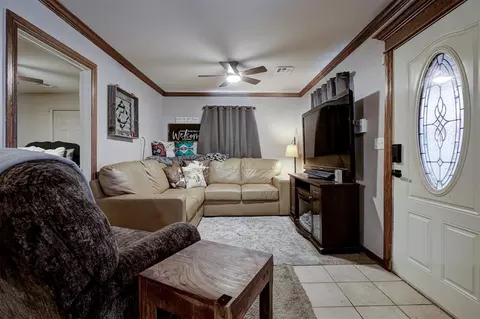 Entry Way - 405 W Main St, Jones, OK 73049 photo 1 of 3