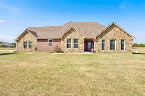 4 Raymond Rd, Shawnee, OK 74801