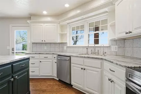 Kitchen - 7216 Ethan Ln, Tuttle, OK 73089 photo 3 of 5