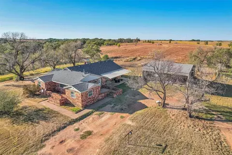 17421 E 1160 Rd, Sweetwater, OK 73666