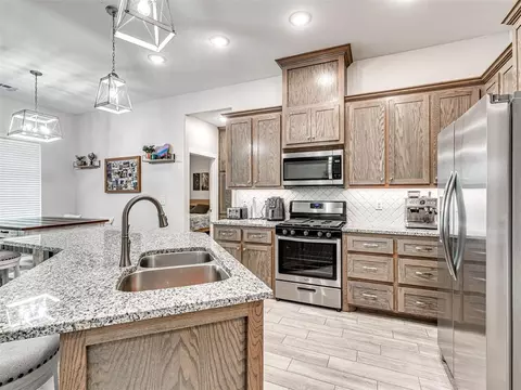 4520 Red Bird Rd, Shawnee, OK 74804