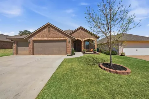 8021 NW 158th St, Edmond, OK 73013