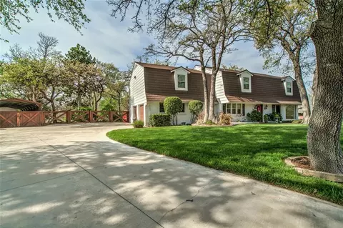 1725 N Canary Dr, Edmond, OK 73034