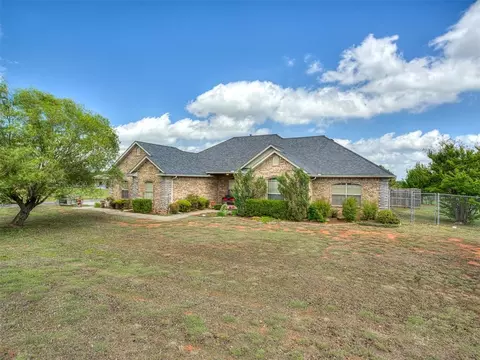 428 Summer Valley Rd, Blanchard, OK 73010
