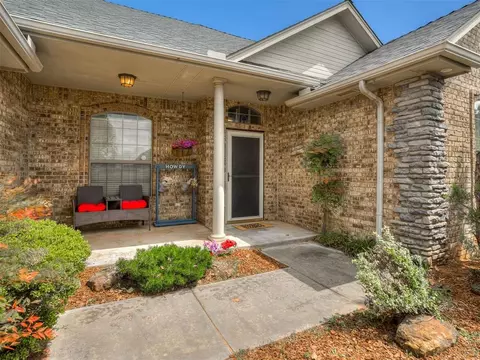 428 Summer Valley Rd, Blanchard, OK 73010