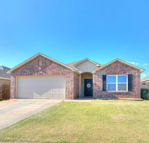 2220 Dillards Dr, Chickasha, OK 73018