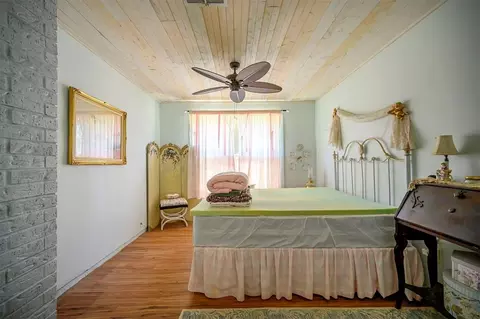 Bedroom - 234 Glover Rd, Broken Bow, OK 74728 photo 9 of 10