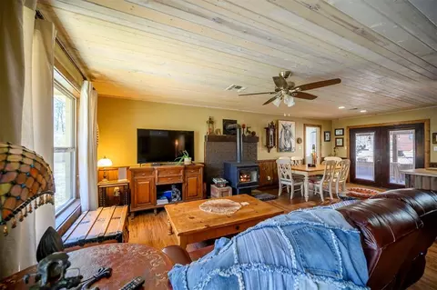 Living - 234 Glover Rd, Broken Bow, OK 74728 photo 1 of 5