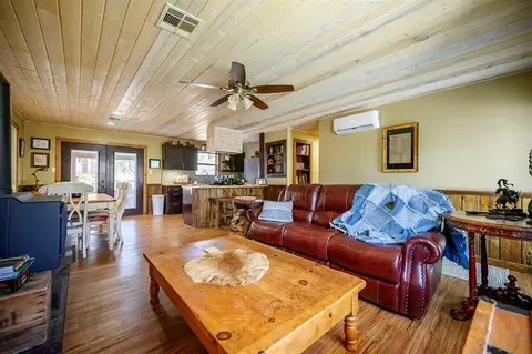 Living - 234 Glover Rd, Broken Bow, OK 74728 photo 4 of 5
